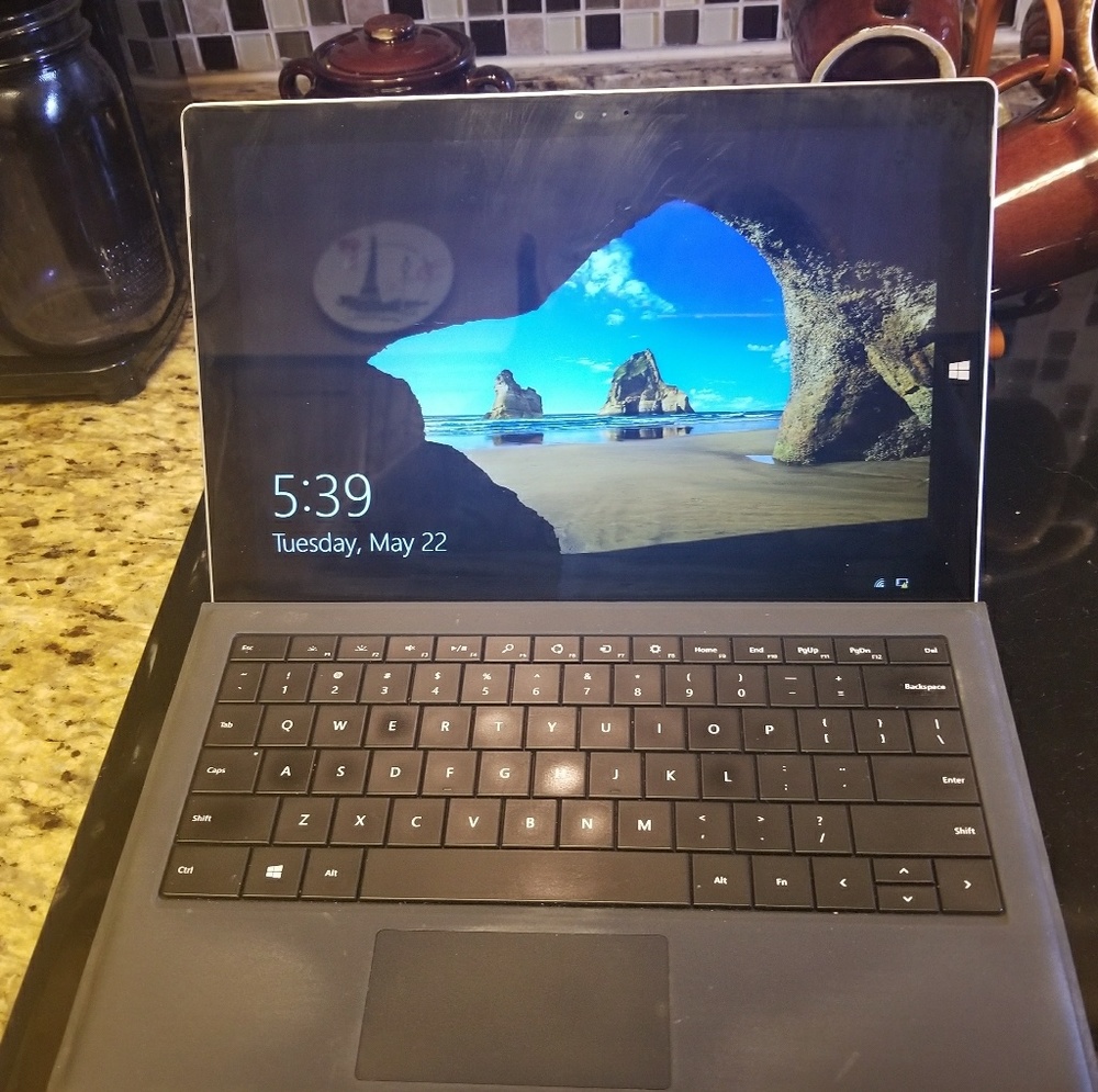 Surface pro 3.  64 GB